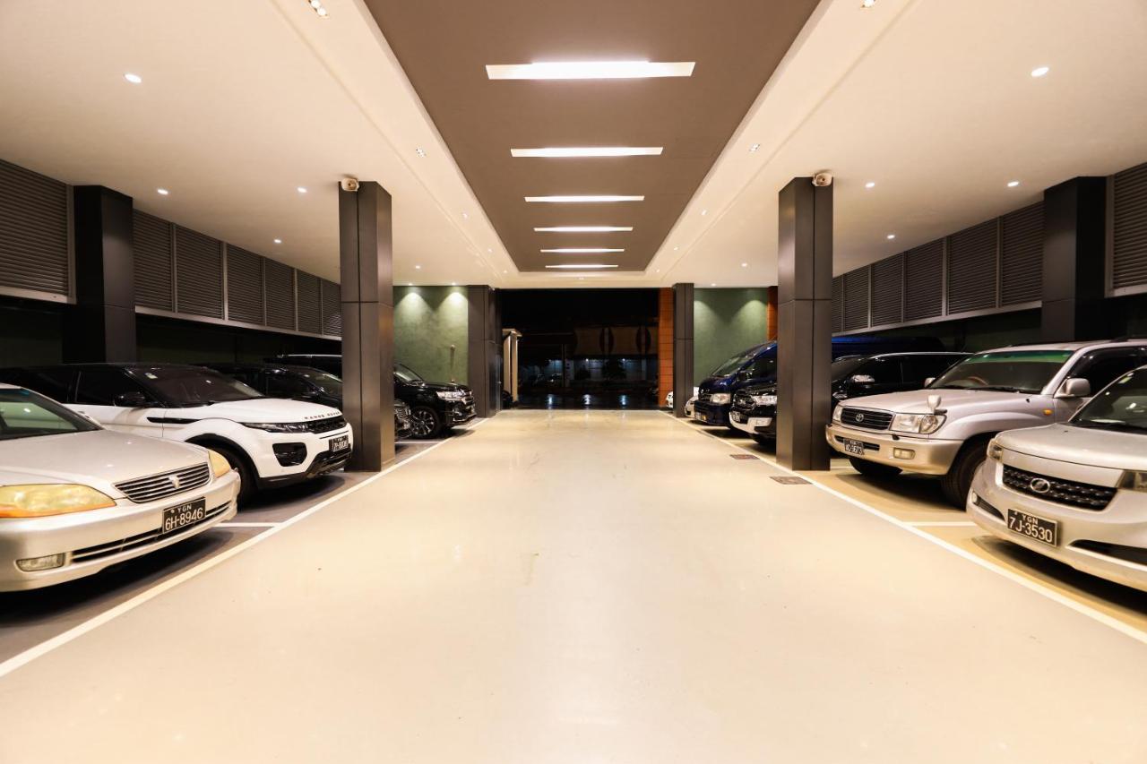 Hlaine Tet Hotel Янгон Екстериор снимка