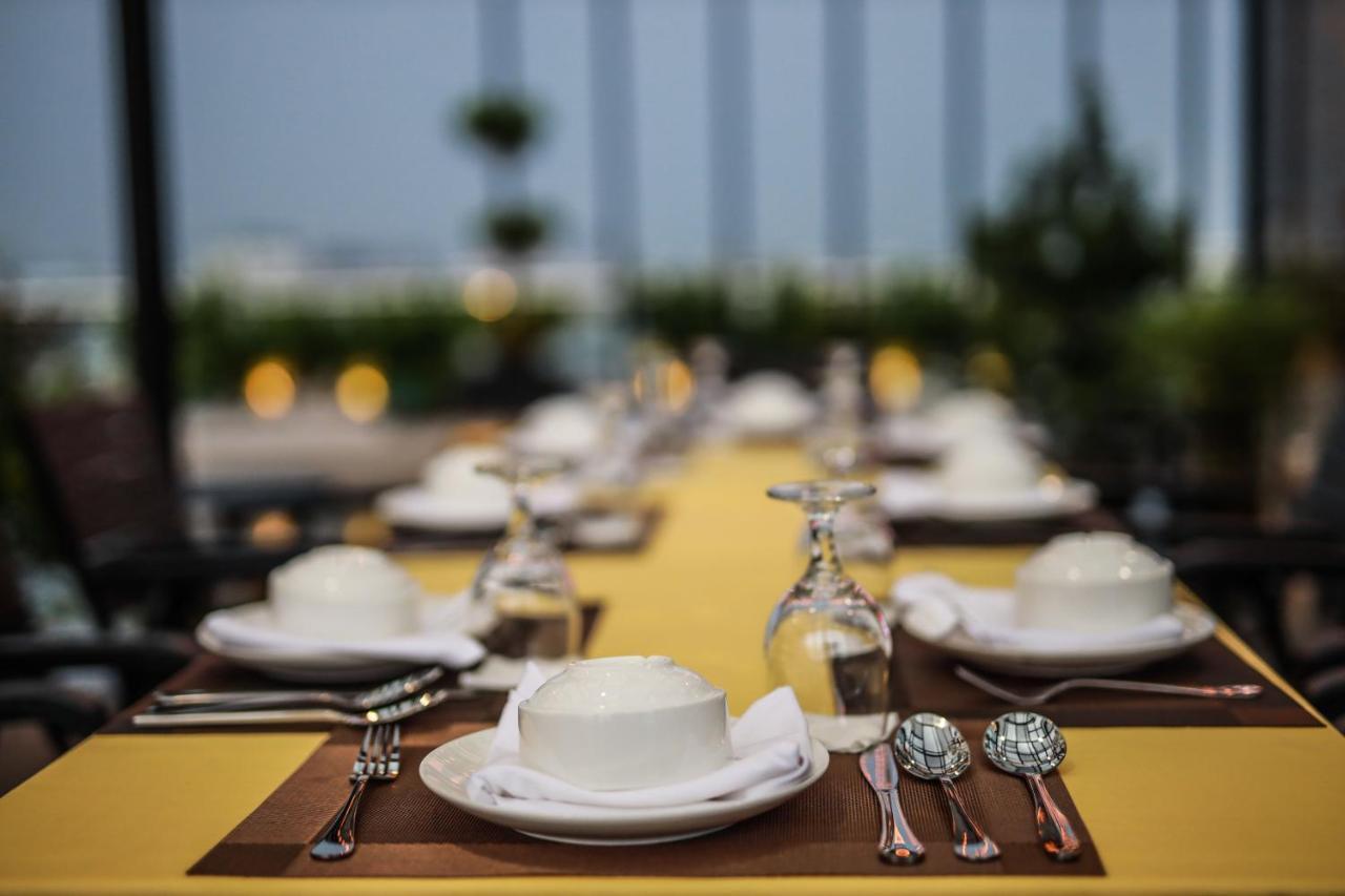 Hlaine Tet Hotel Янгон Екстериор снимка