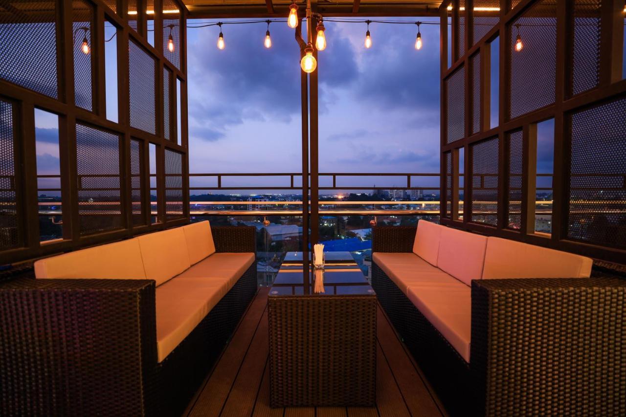 Hlaine Tet Hotel Янгон Екстериор снимка