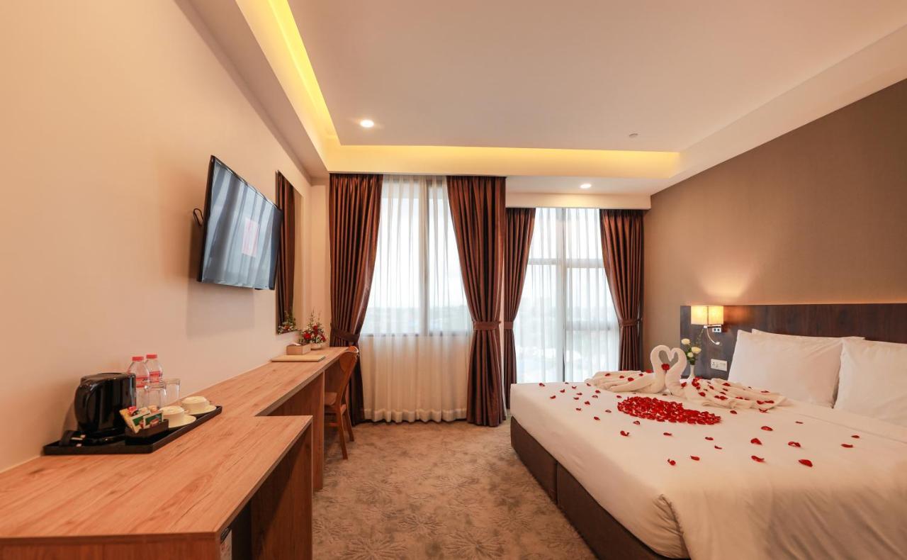 Hlaine Tet Hotel Янгон Екстериор снимка