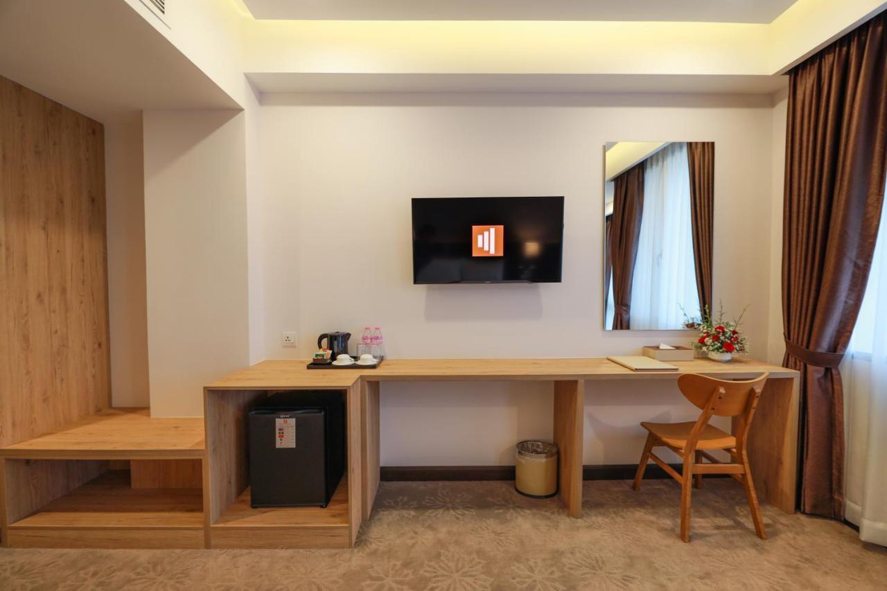 Hlaine Tet Hotel Янгон Екстериор снимка