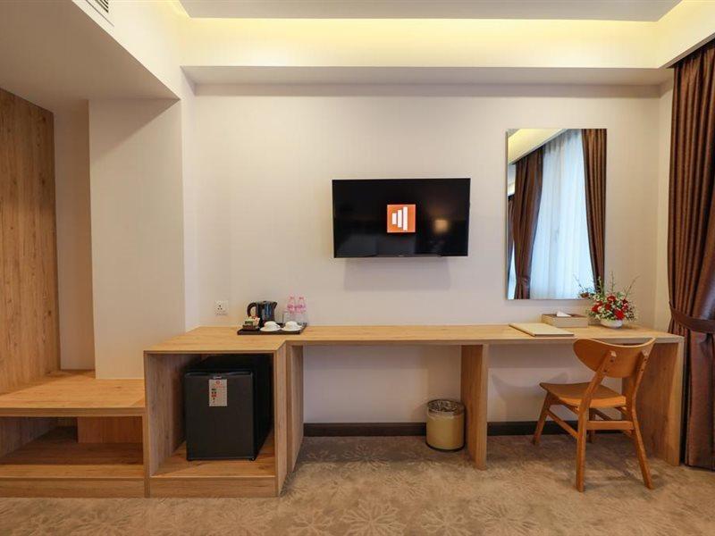 Hlaine Tet Hotel Янгон Екстериор снимка